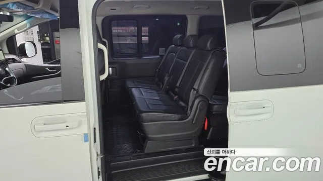 Hyundai Staria 2025 thumb 11