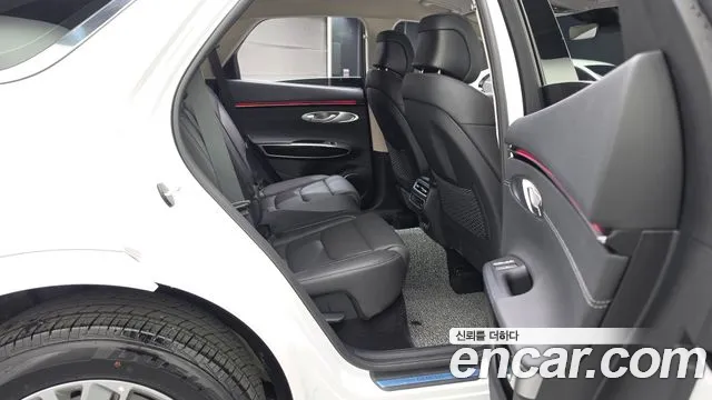 Genesis GV70 2025 thumb 11