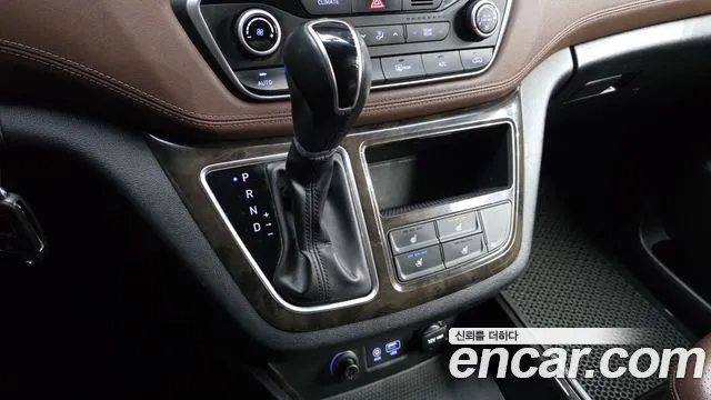 Hyundai Starex 2019 thumb 9