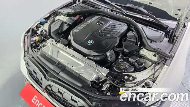BMW 3-Series 2023 thumb 6