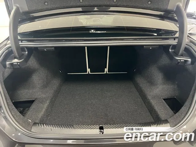 BMW 5-Series 2024 thumb 10
