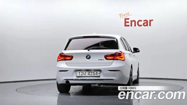 BMW 1-Series 2017 thumb 3