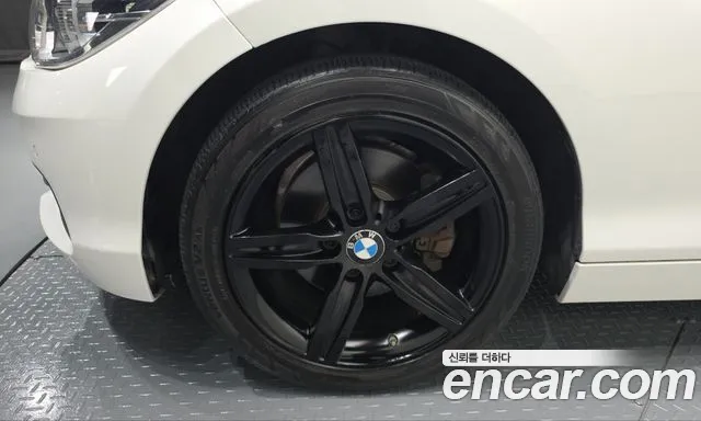 BMW 1-Series 2017 thumb 4