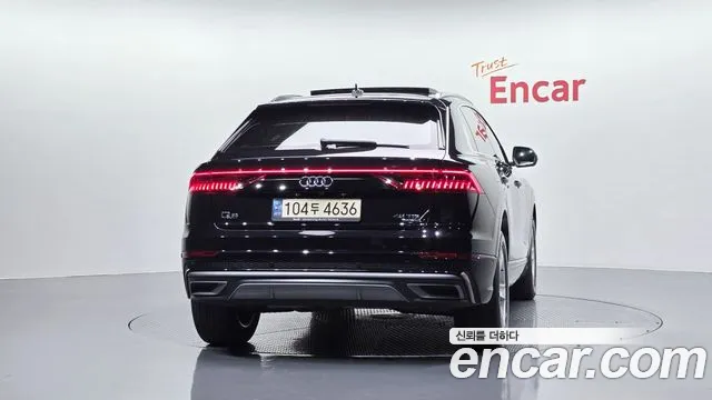 Audi Q8 2021 thumb 3