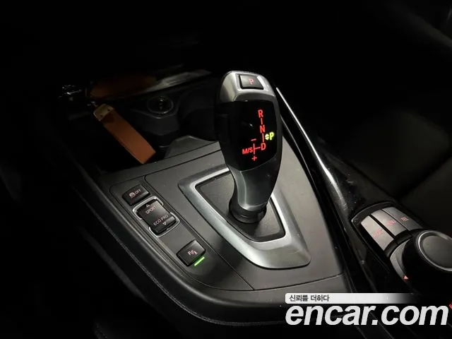 BMW 1-Series 2017 thumb 9