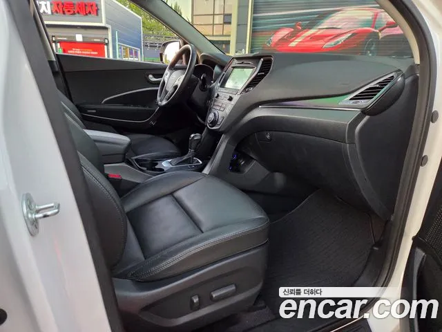 Hyundai Santa Fe 2016 thumb 9