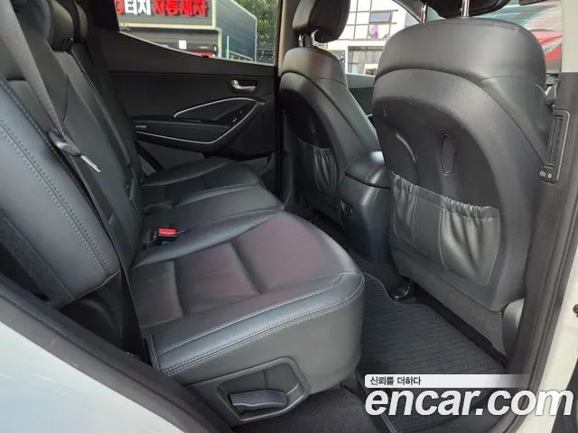 Hyundai Santa Fe 2016 thumb 10