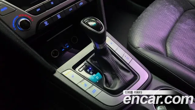 Hyundai Avante 2016 thumb 9