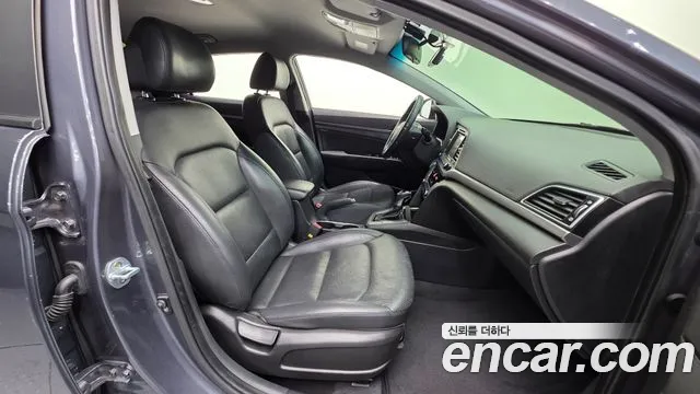 Hyundai Avante 2016 thumb 10
