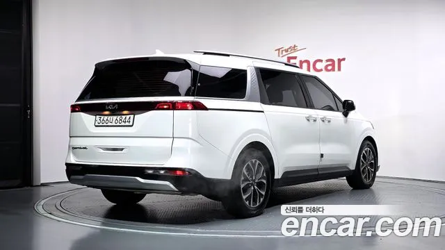 Kia Carnival 2022 thumb 2