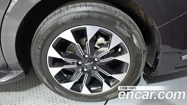 Kia Carnival 2022 thumb 5