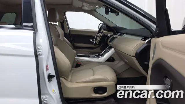 Land Rover Range Rover Evoque 2018 thumb 11