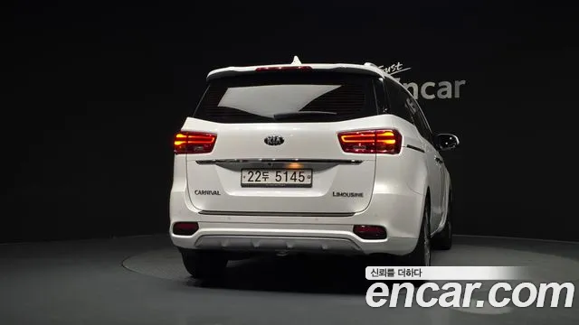 Kia Carnival 2018 thumb 3