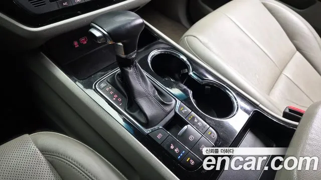 Kia Carnival 2018 thumb 8