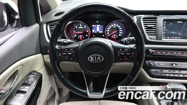 Kia Carnival 2018 thumb 12