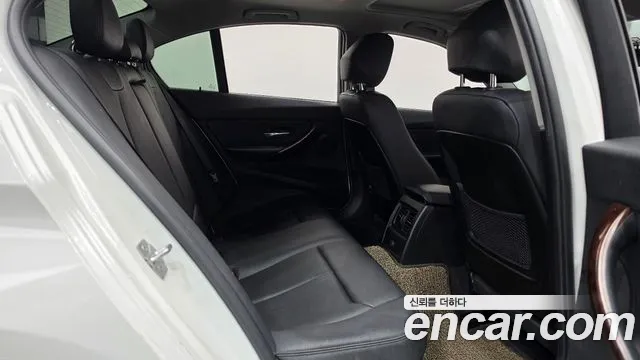 BMW 3-Series 2014 thumb 12