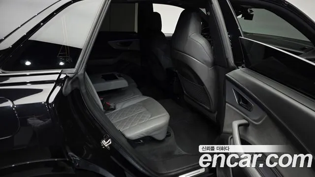 Audi Q8 2021 thumb 11