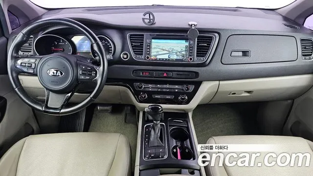 Kia Carnival 2015 thumb 7
