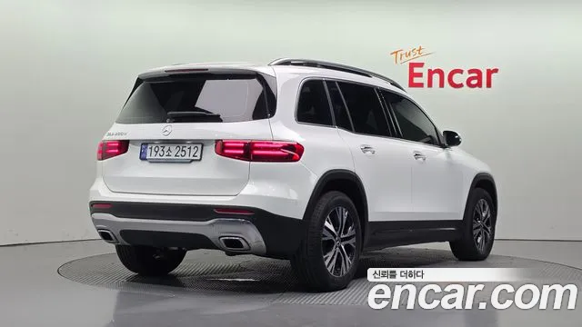 Mercedes-Benz GLB 2024 thumb 2