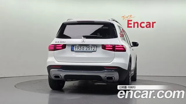 Mercedes-Benz GLB 2024 thumb 4