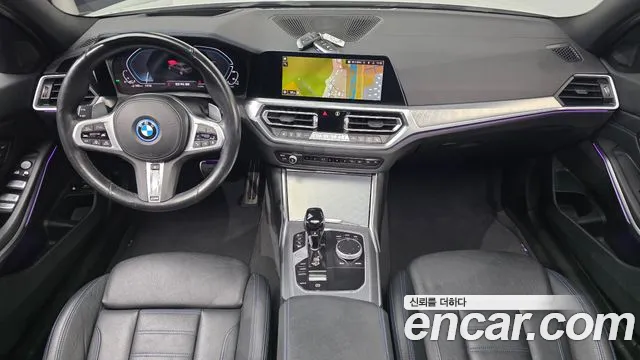 BMW 3-Series 2022 thumb 7