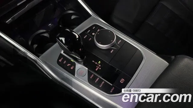 BMW 3-Series 2022 thumb 9