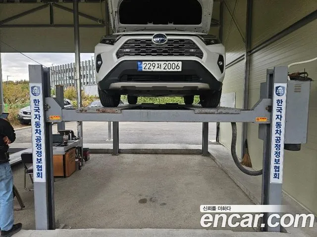 Toyota RAV4 2024 thumb 6