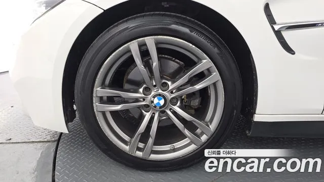BMW 3-Series 2016 thumb 5