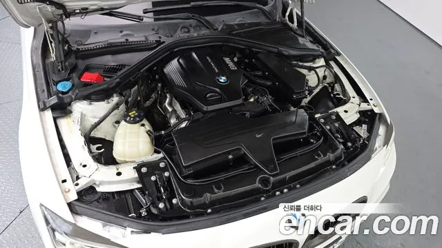 BMW 3-Series 2016 thumb 6