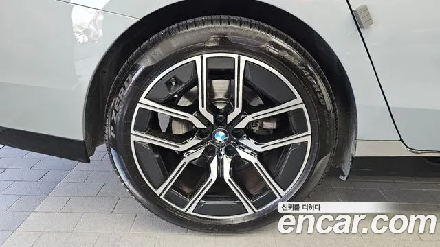 BMW 7-Series 2023 thumb 5