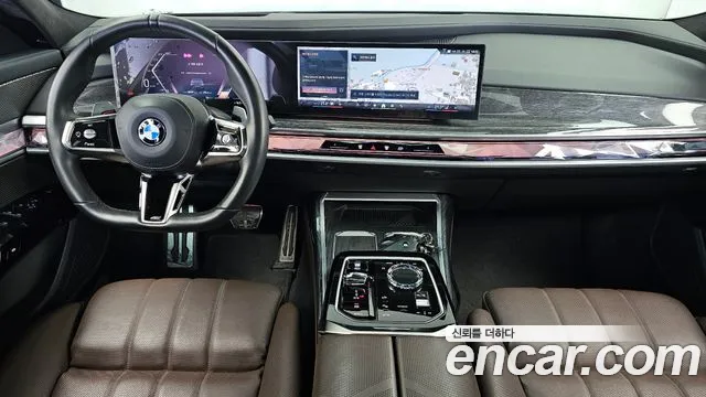 BMW 7-Series 2023 thumb 7