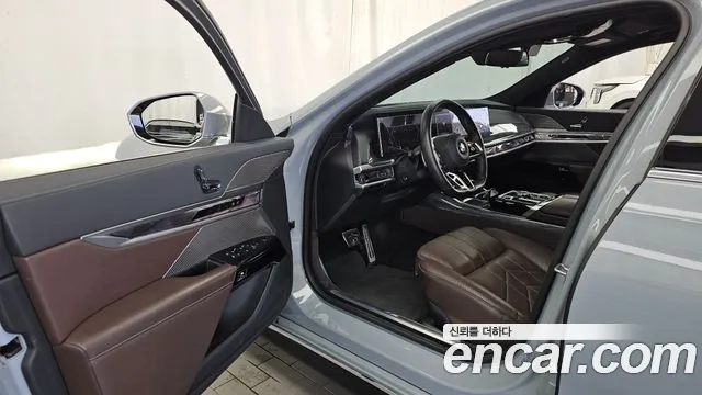 BMW 7-Series 2023 thumb 10