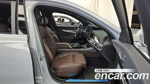 BMW 7-Series 2023 thumb 11