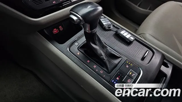 Kia Carnival 2017 thumb 9