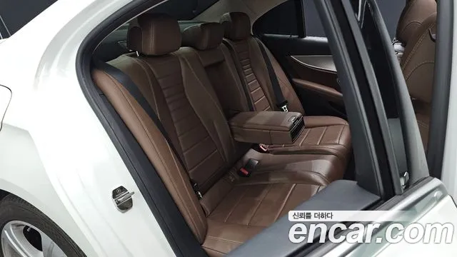 Mercedes-Benz E-Класс 2018 thumb 9