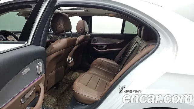 Mercedes-Benz E-Класс 2018 thumb 11