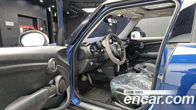 MINI Hatch 2015 thumb 10
