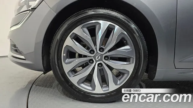 Renault-KoreaSamsung Megane 2017 thumb 5