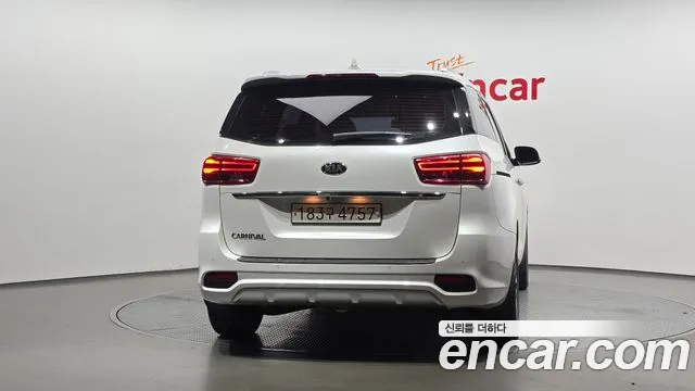 Kia Carnival 2020 thumb 4