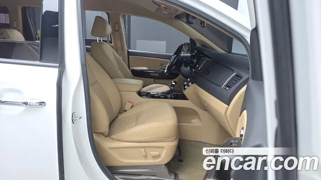 Kia Carnival 2020 thumb 12