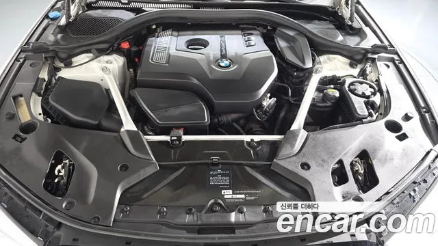 BMW 5-Series 2018 thumb 6