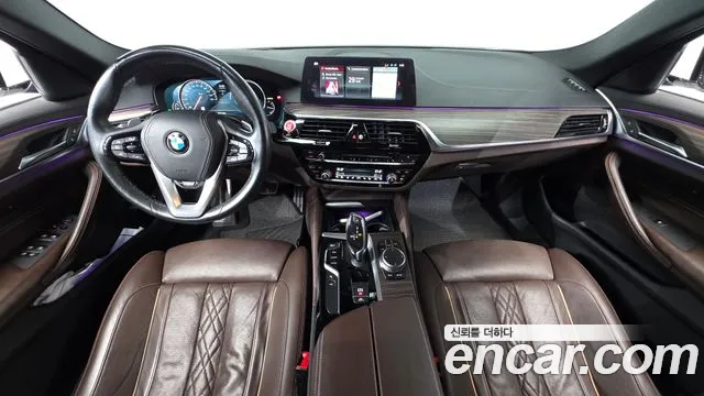 BMW 5-Series 2018 thumb 7