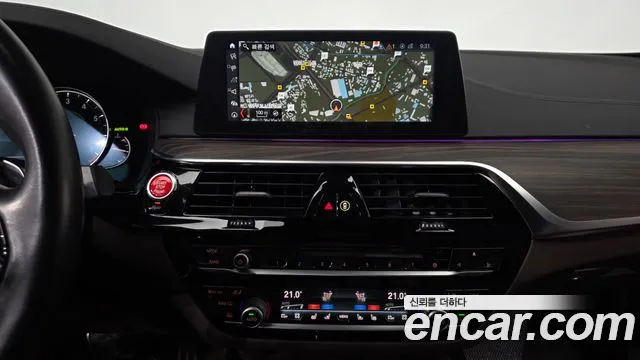 BMW 5-Series 2018 thumb 12