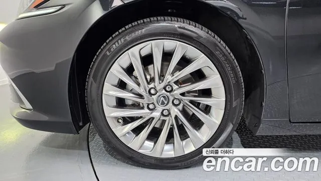 Lexus ES 2022 thumb 5
