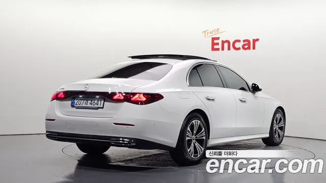 Mercedes-Benz E-Класс 2024 thumb 2