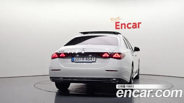Mercedes-Benz E-Класс 2024 thumb 4