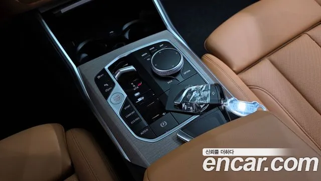 BMW 3-Series 2025 thumb 9