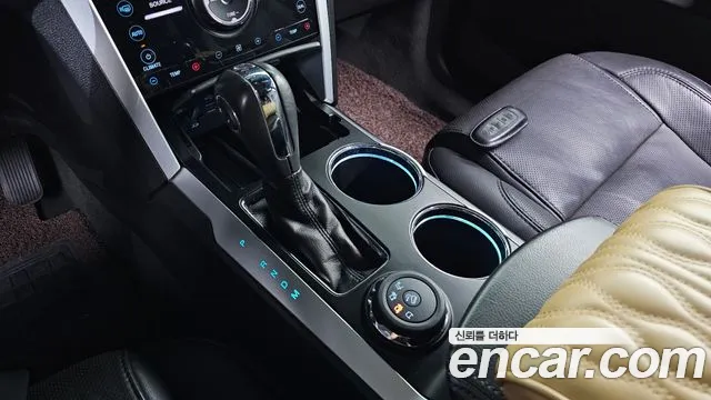 Ford Explorer 2014 thumb 9