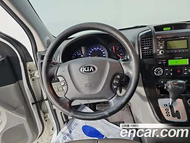 Kia Carnival 2014 thumb 9