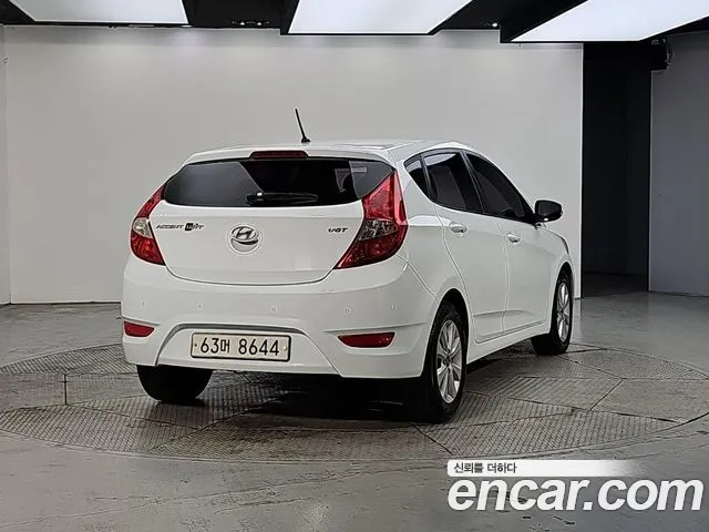 Hyundai Accent 2014 thumb 4